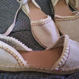 Xoxo espadrilles nude